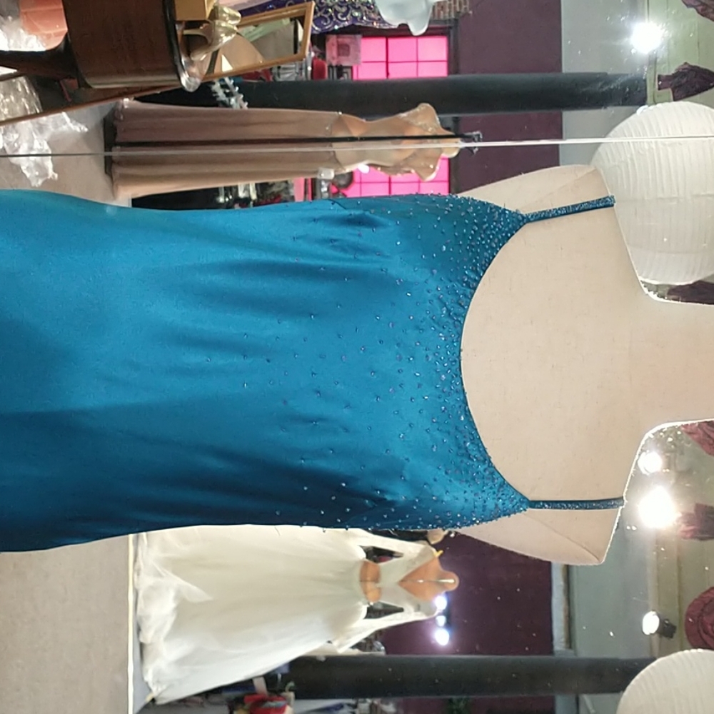 Prom dress - Picture 3 of 6